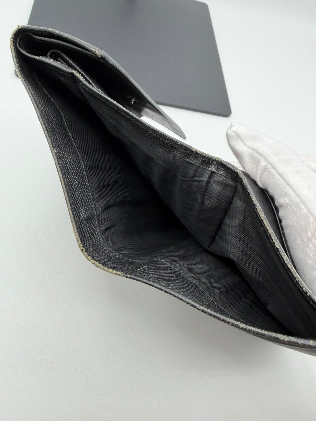 Pre-Owned Prada Black Leather Tri-Fold Wallet
