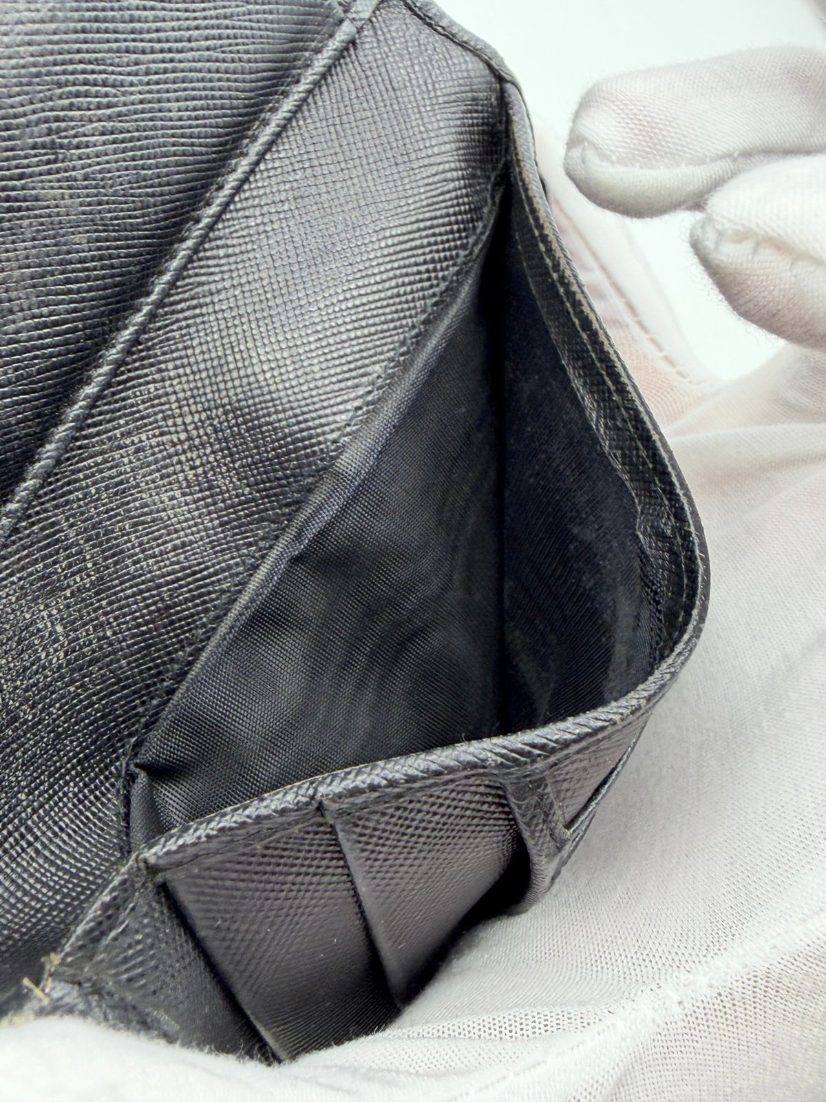 Pre-Owned Prada Black Leather Tri-Fold Wallet