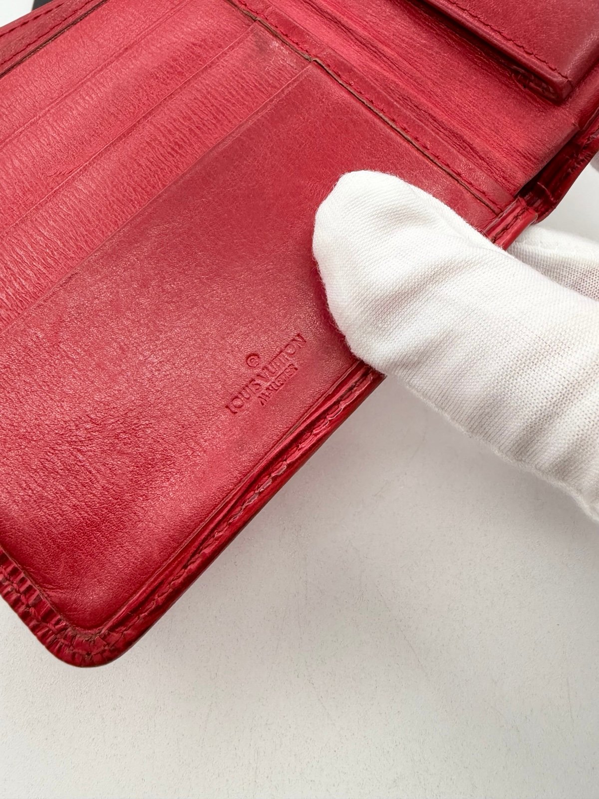 Pre-Owned Louis Vuitton Epi Leather Bifold Wallet