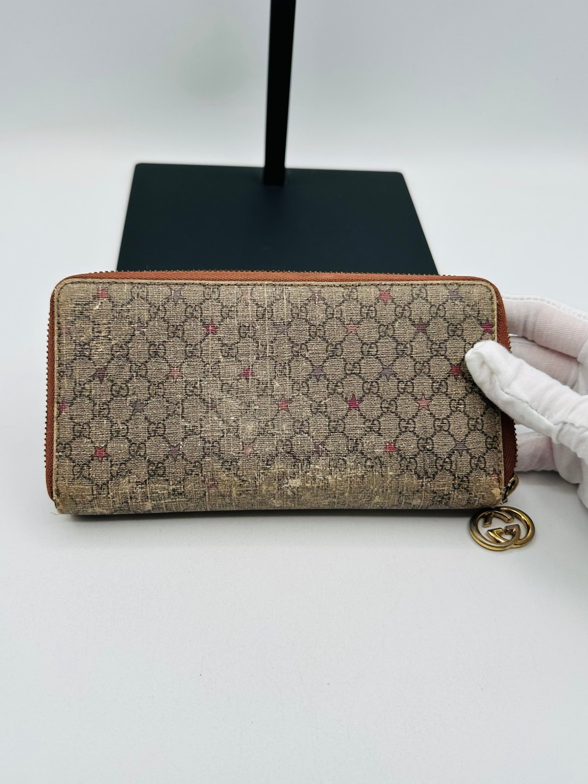 Pre-Owned Gucci Charmed Zip Around Wallet