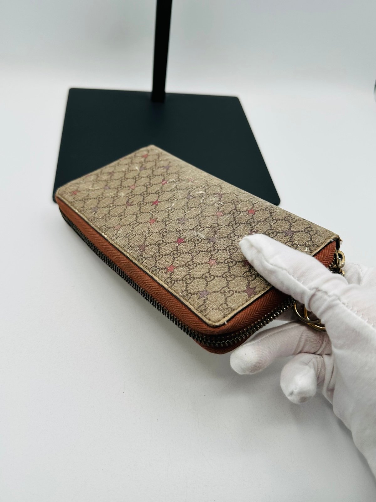 Pre-Owned Gucci Charmed Zip Around Wallet
