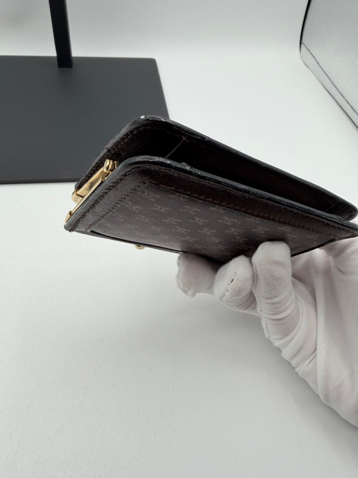 Pre-Owned Celine Kisslock Wallet