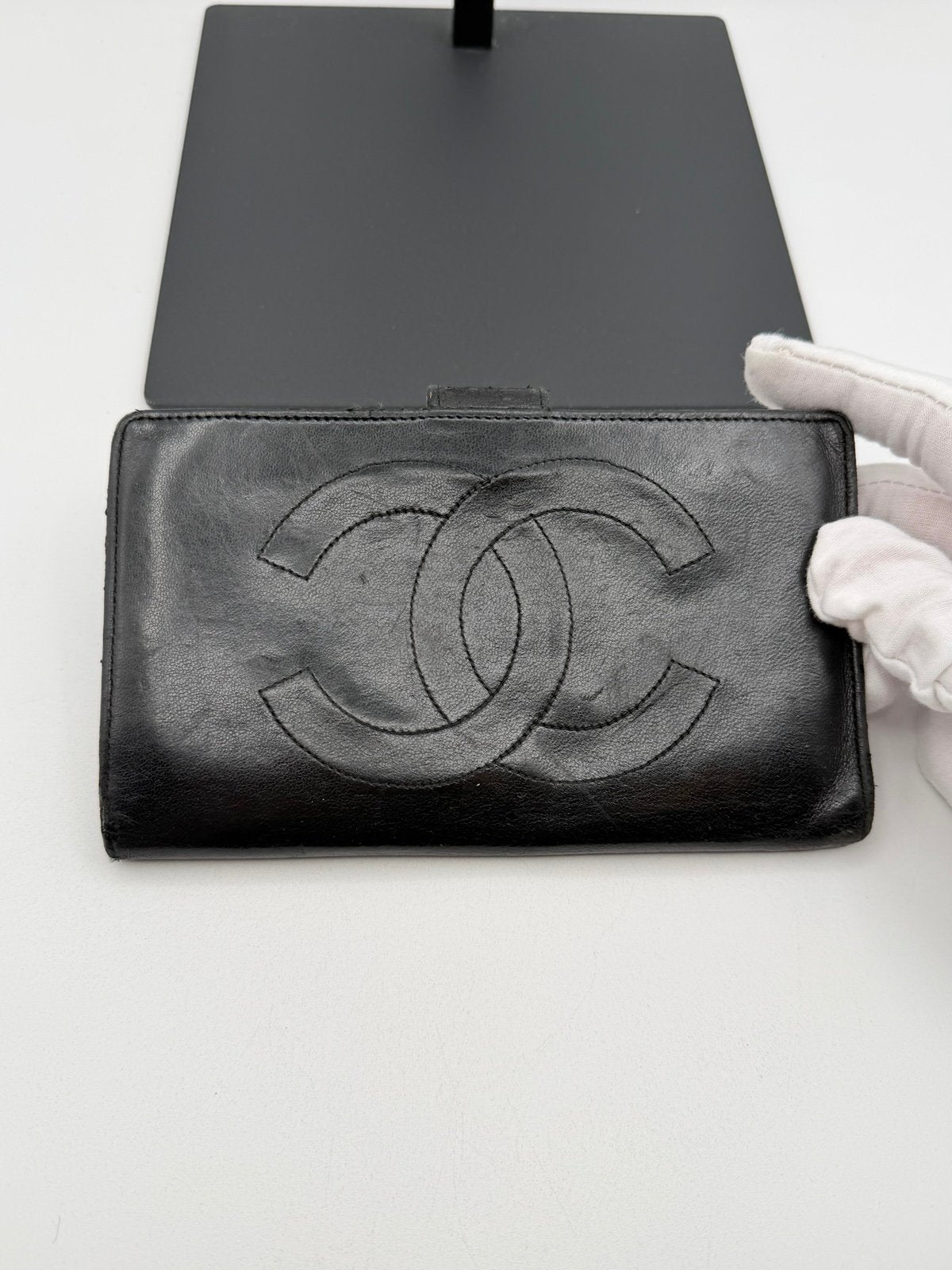 Pre-Owned Chanel Large CC Gold Lock Wallet