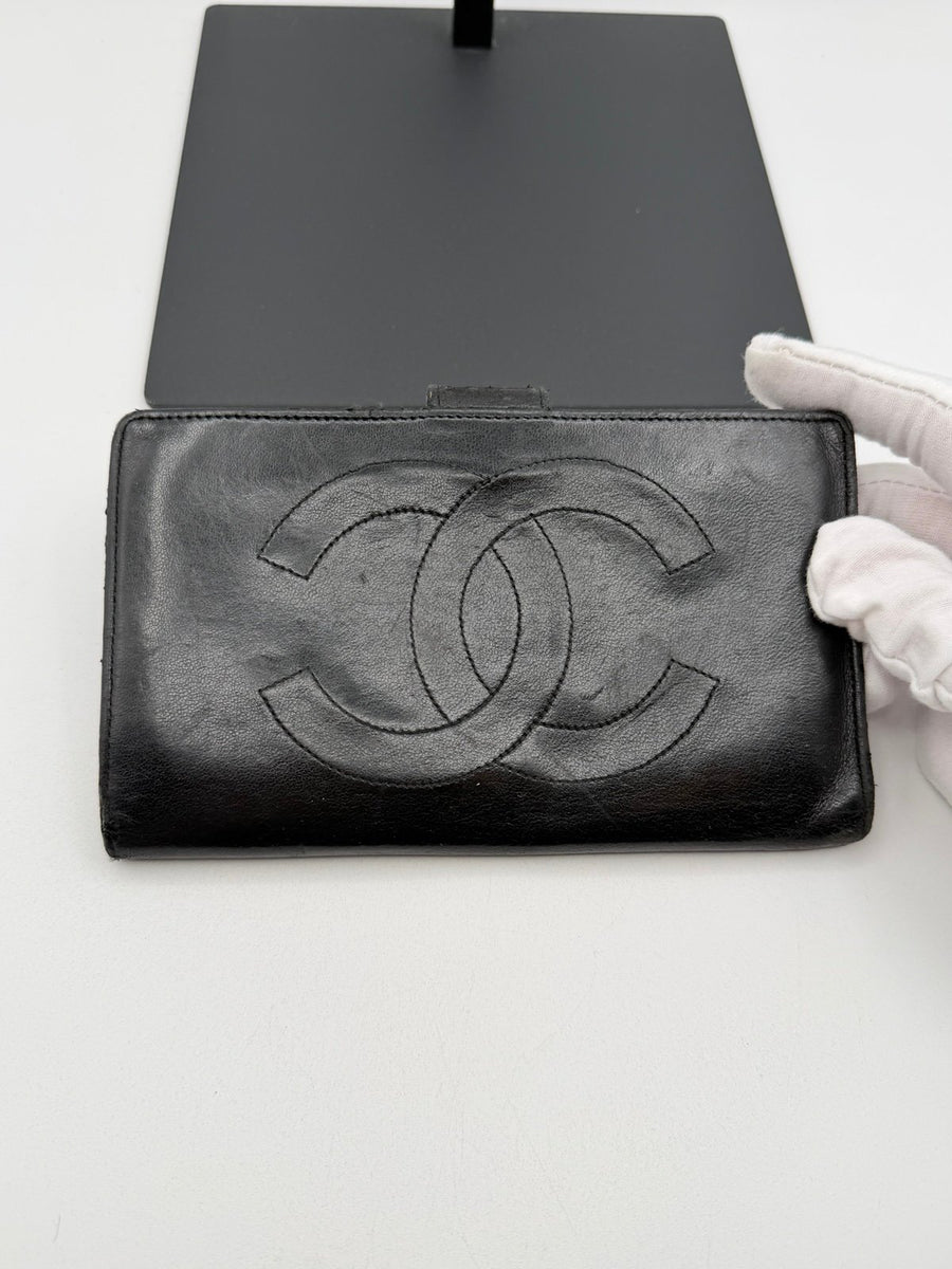 Pre-Owned Chanel Large CC Gold Lock Wallet
