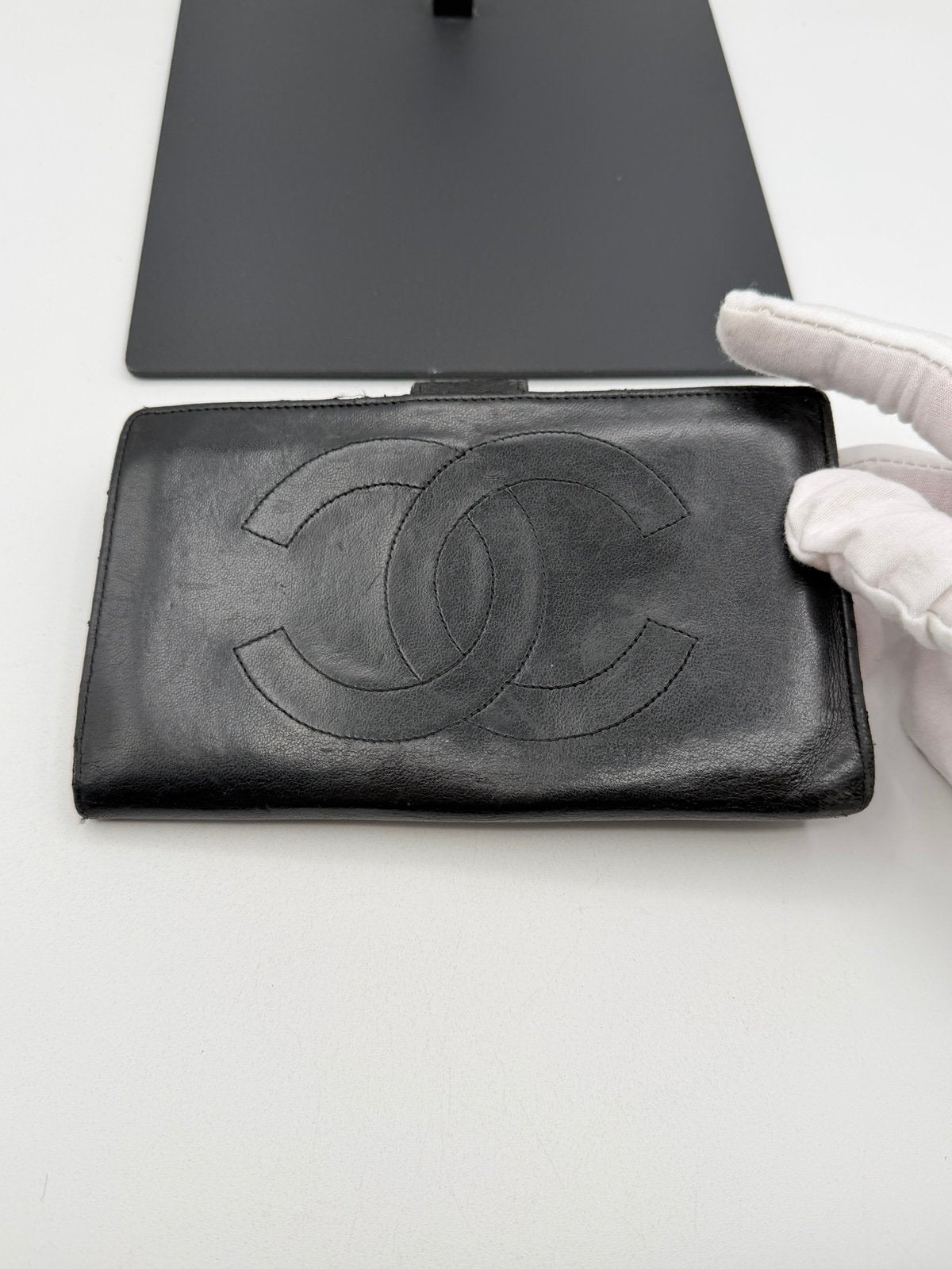 Pre-Owned Chanel Large CC Gold Lock Wallet