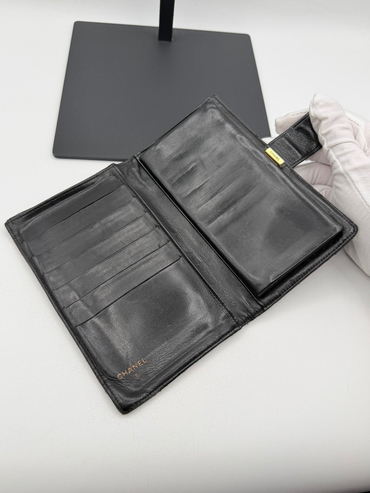 Pre-Owned Chanel Large CC Gold Lock Wallet