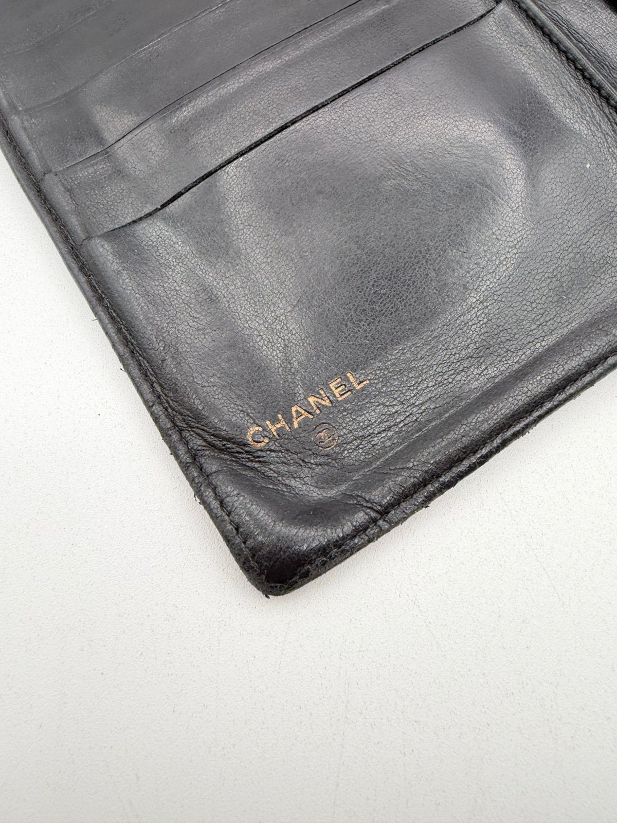 Pre-Owned Chanel Large CC Gold Lock Wallet