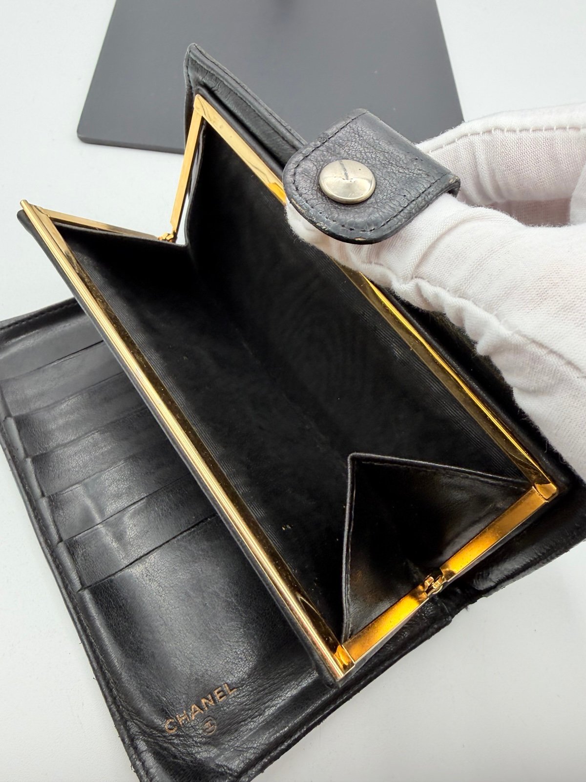 Pre-Owned Chanel Large CC Gold Lock Wallet