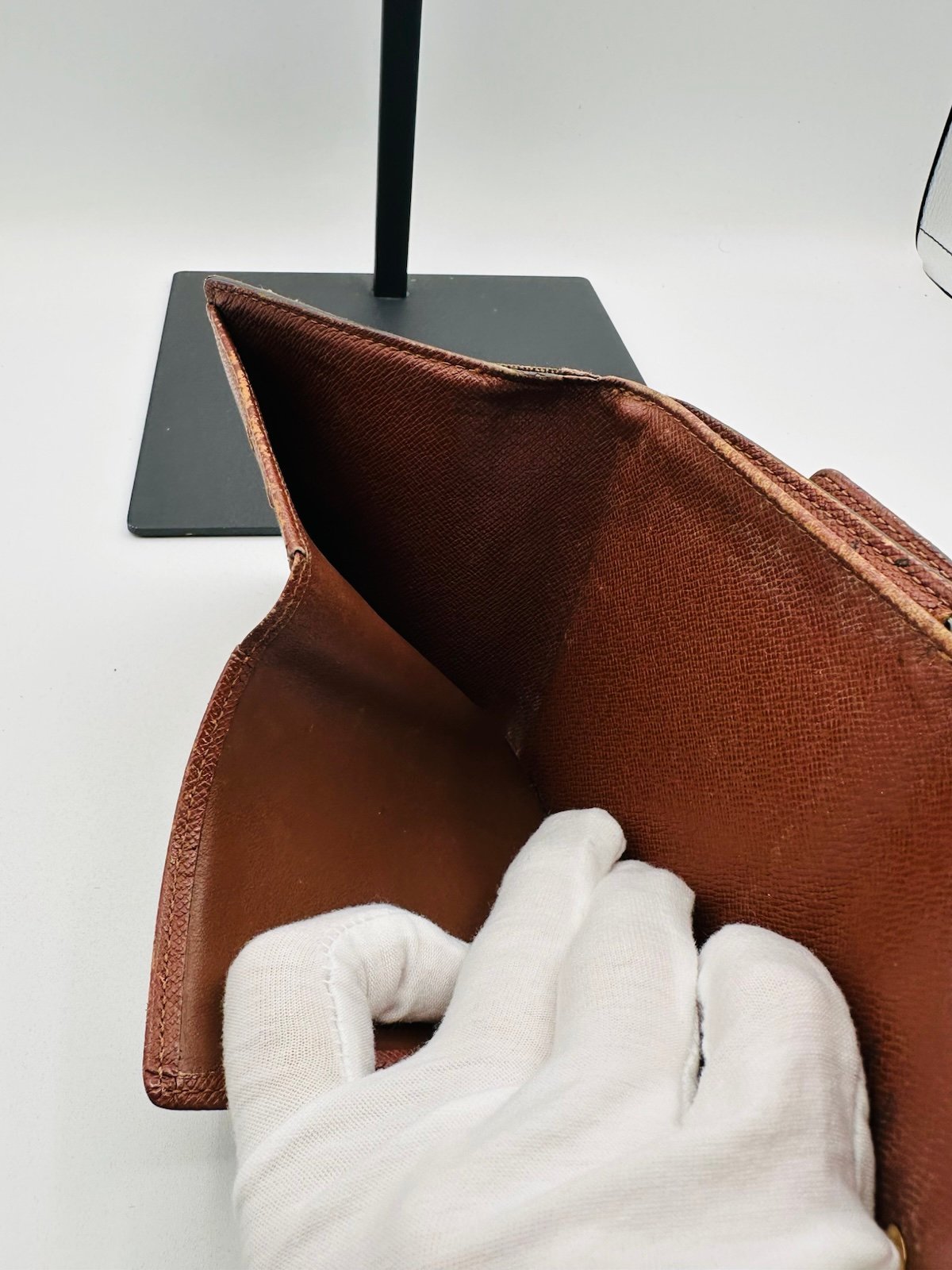 Pre-Owned Louis Vuitton Compact Tri Fold Wallet