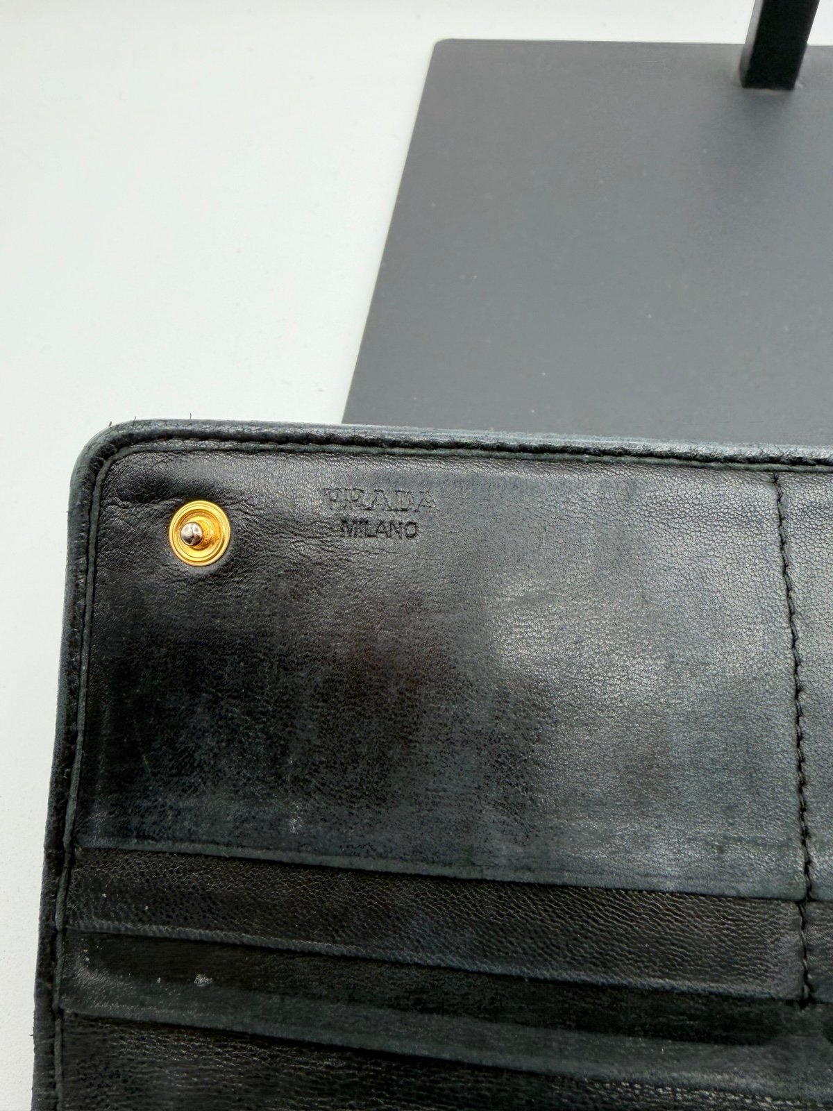 Pre-Owned Prada Leather Crease Wallet
