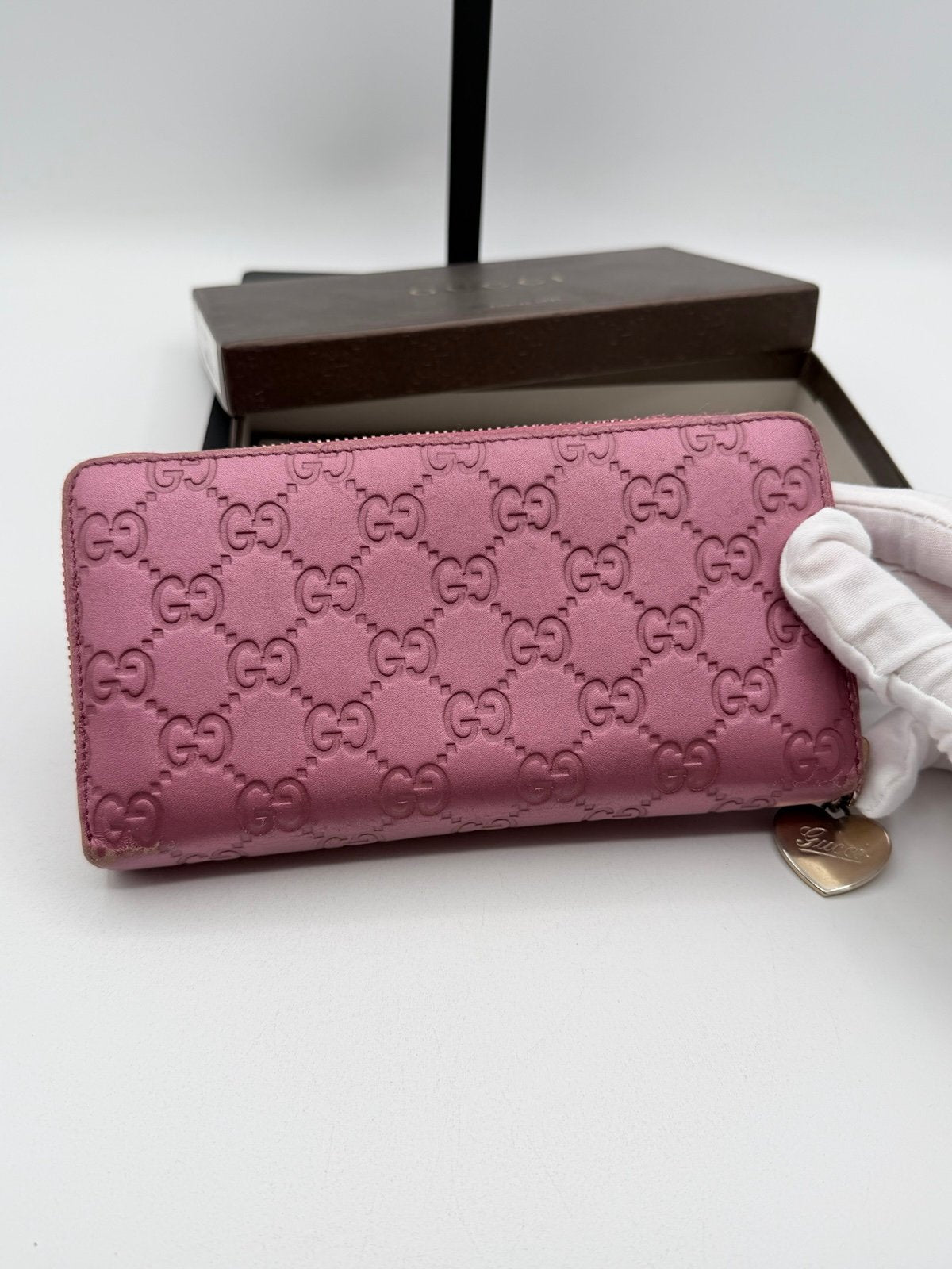 Pre-Owned Gucci Large Pink Guccissima Zip Around Wallet
