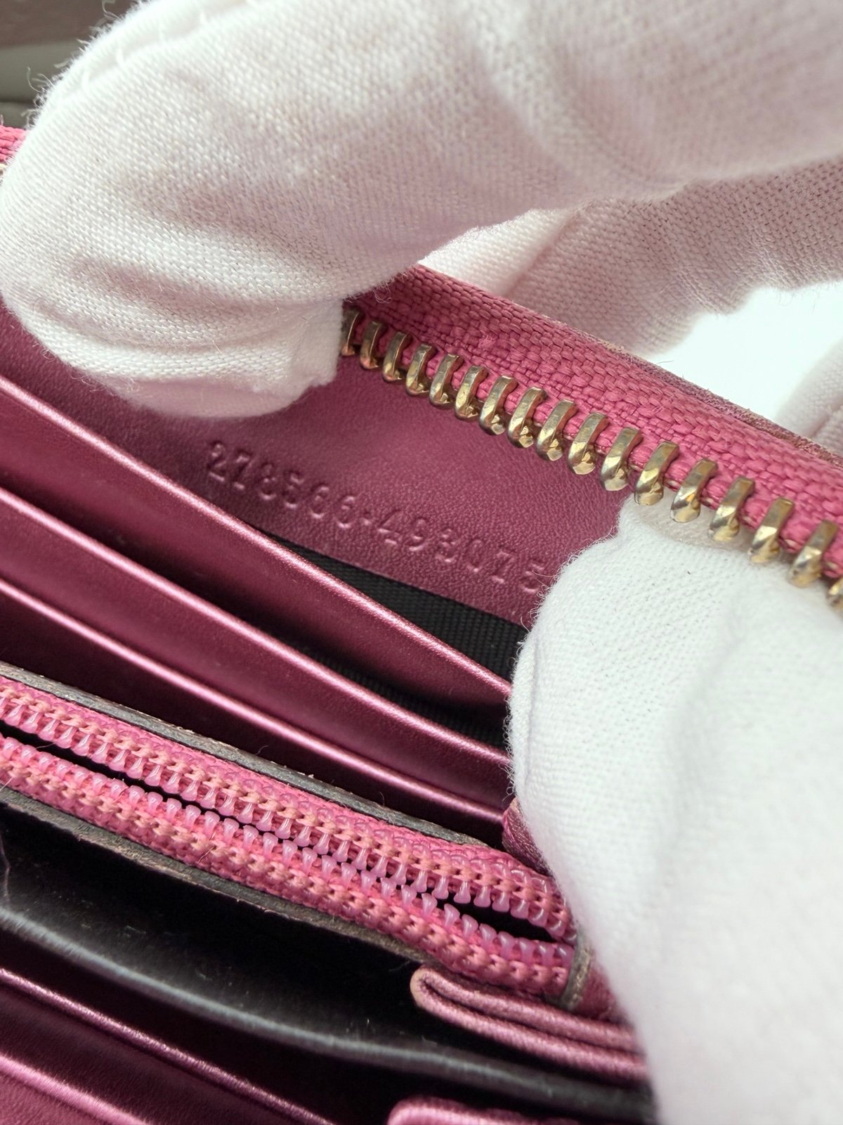 Pre-Owned Gucci Large Pink Guccissima Zip Around Wallet