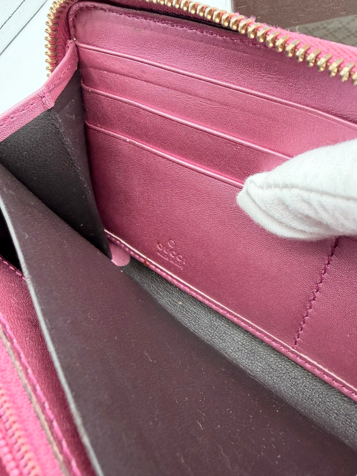 Pre-Owned Gucci Large Pink Guccissima Zip Around Wallet