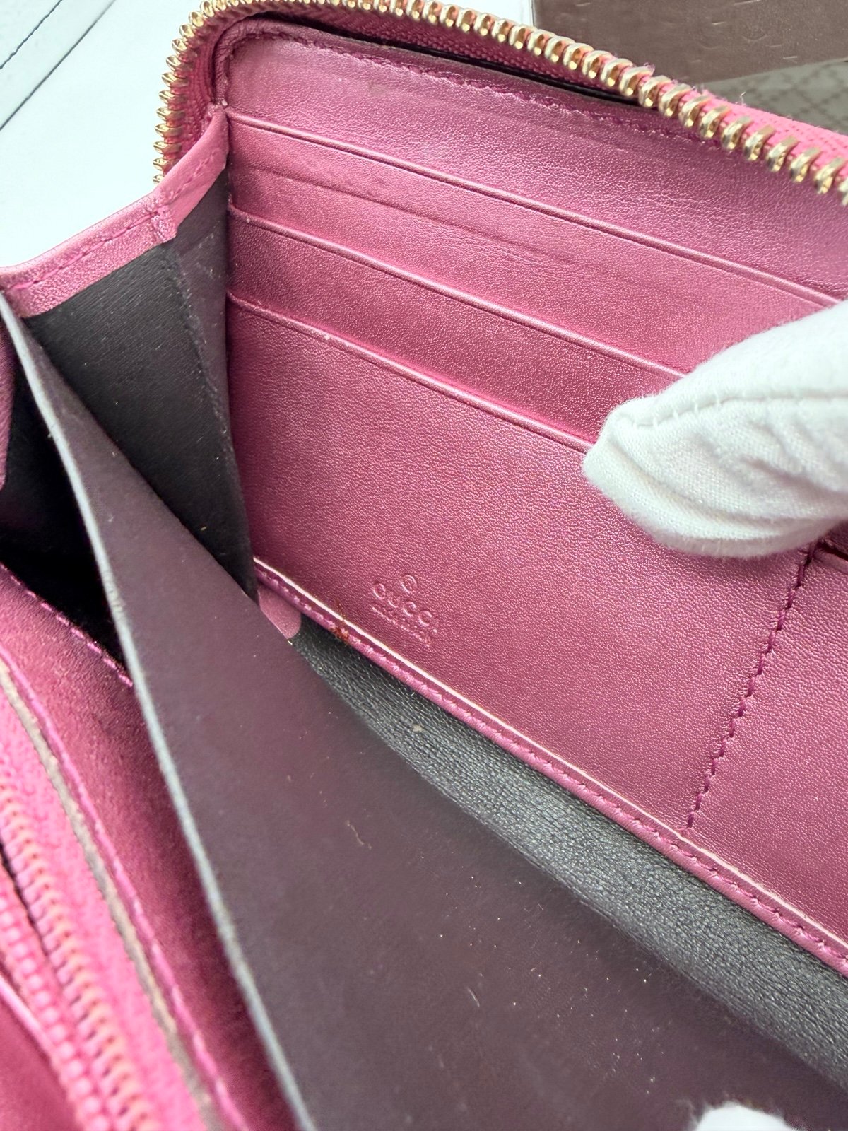 Pre-Owned Gucci Large Pink Guccissima Zip Around Wallet