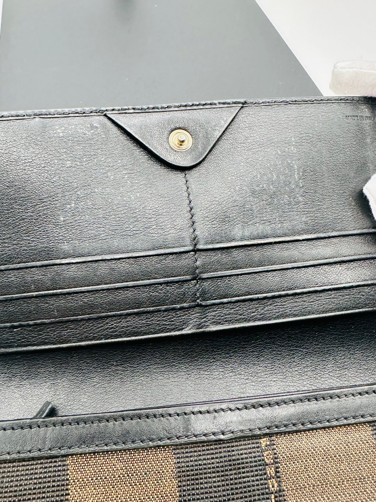 Pre-Owned Fendi Long Leather Flap Wallet