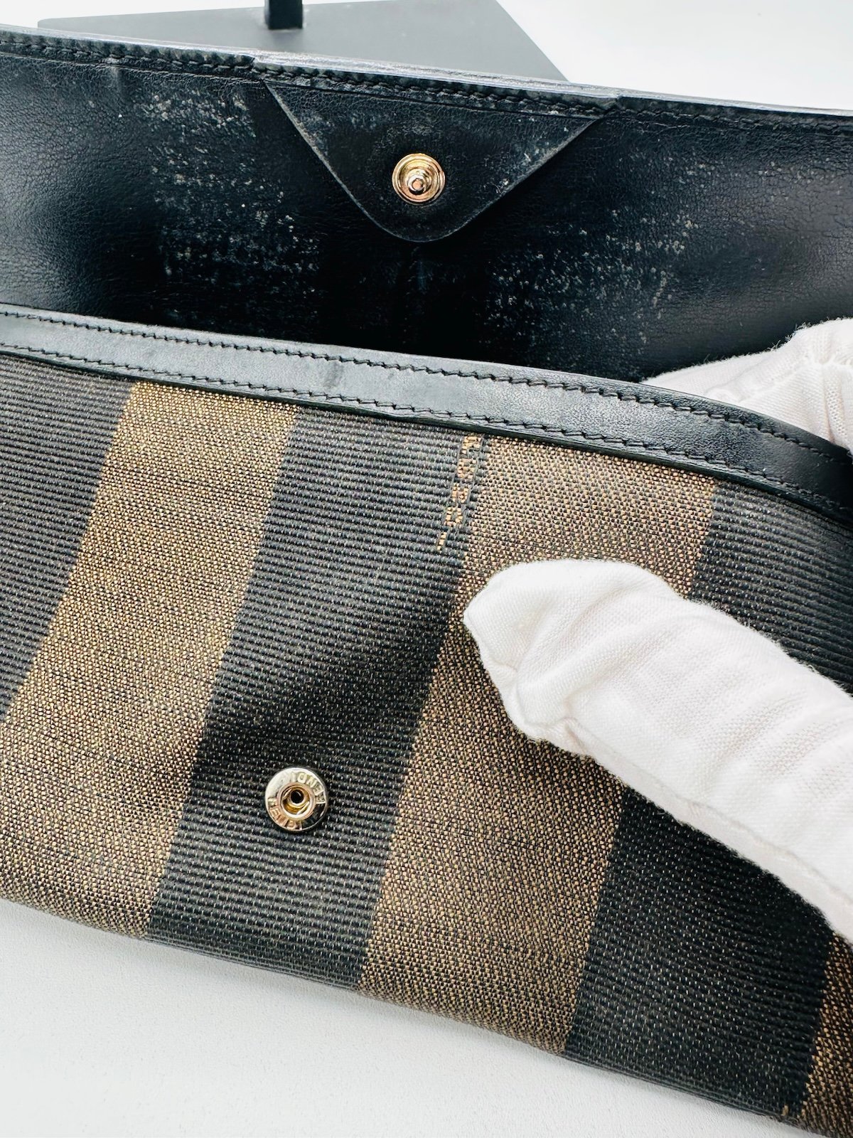 Pre-Owned Fendi Long Leather Flap Wallet