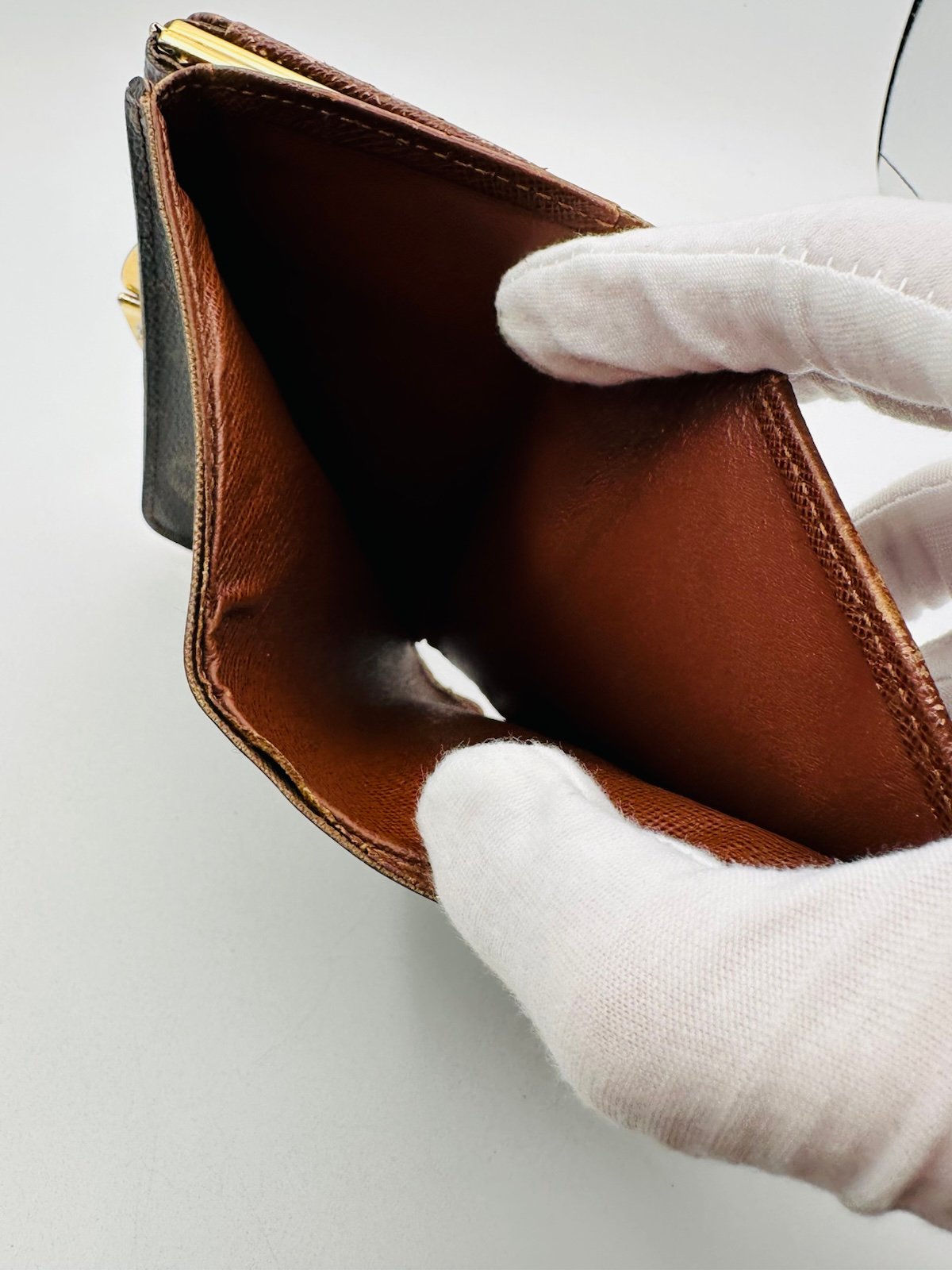 Pre-Owned Louis Vuitton Kisslock Wallet