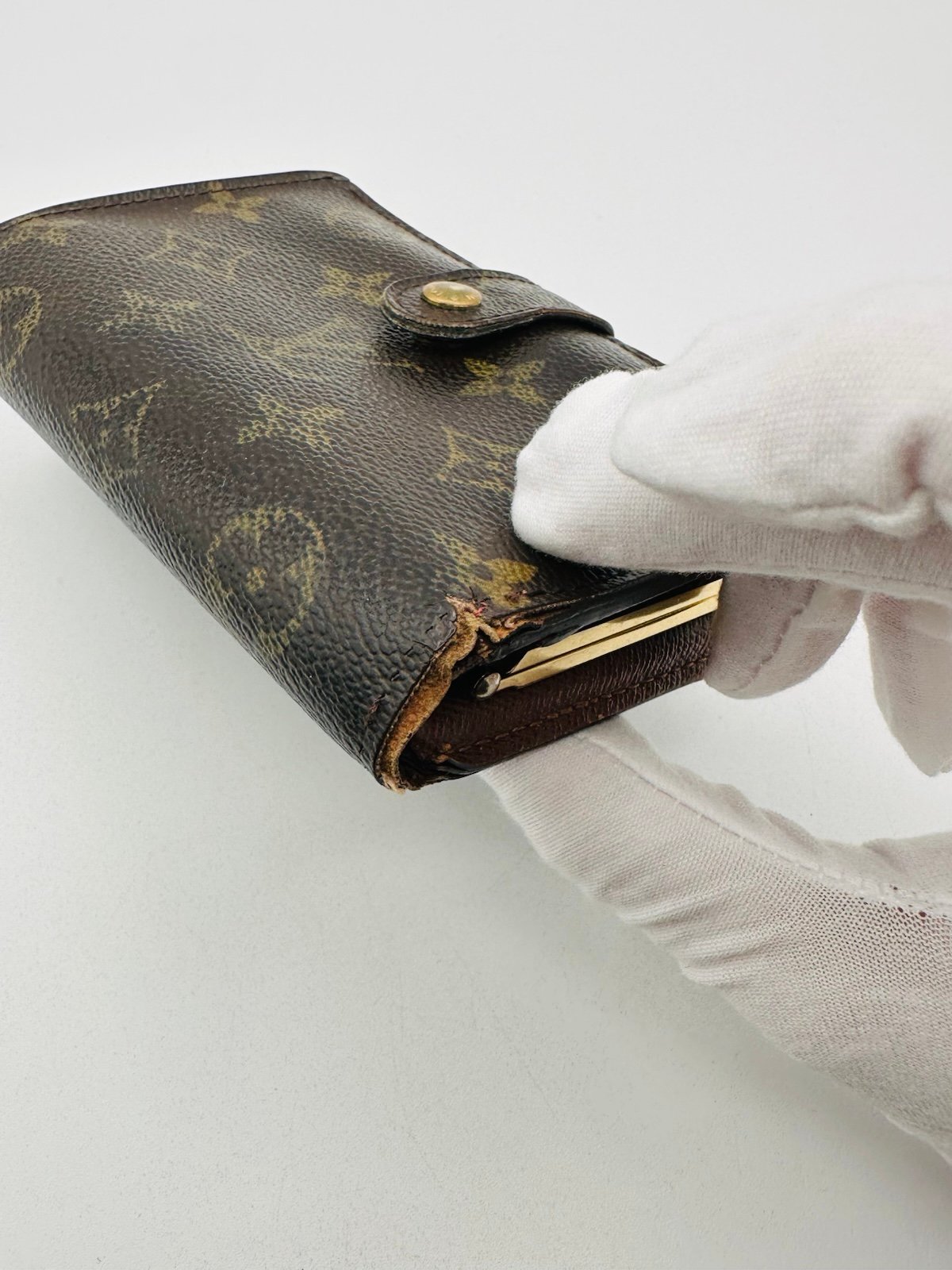 Pre-Owned Louis Vuitton Kisslock Wallet