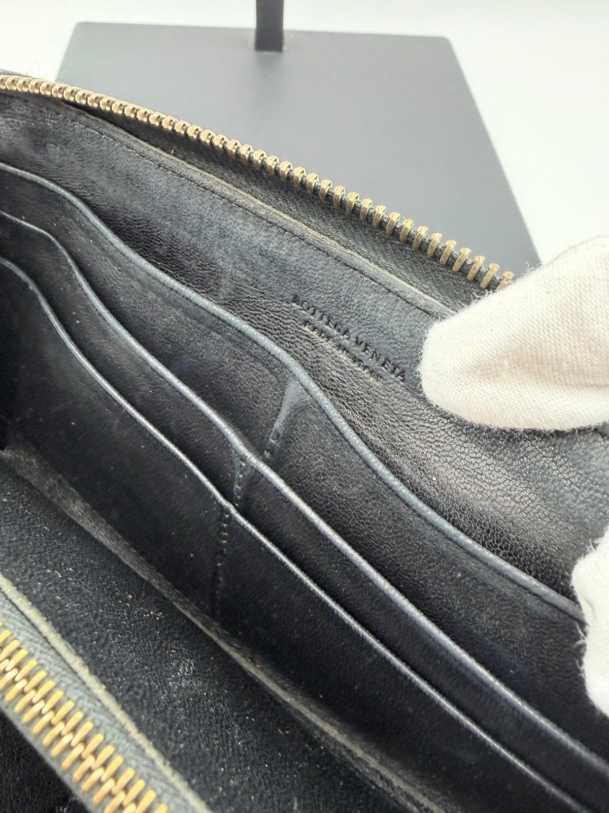 Pre-Owned Bottega Veneta Black Weave Leather Zip Around Wallet