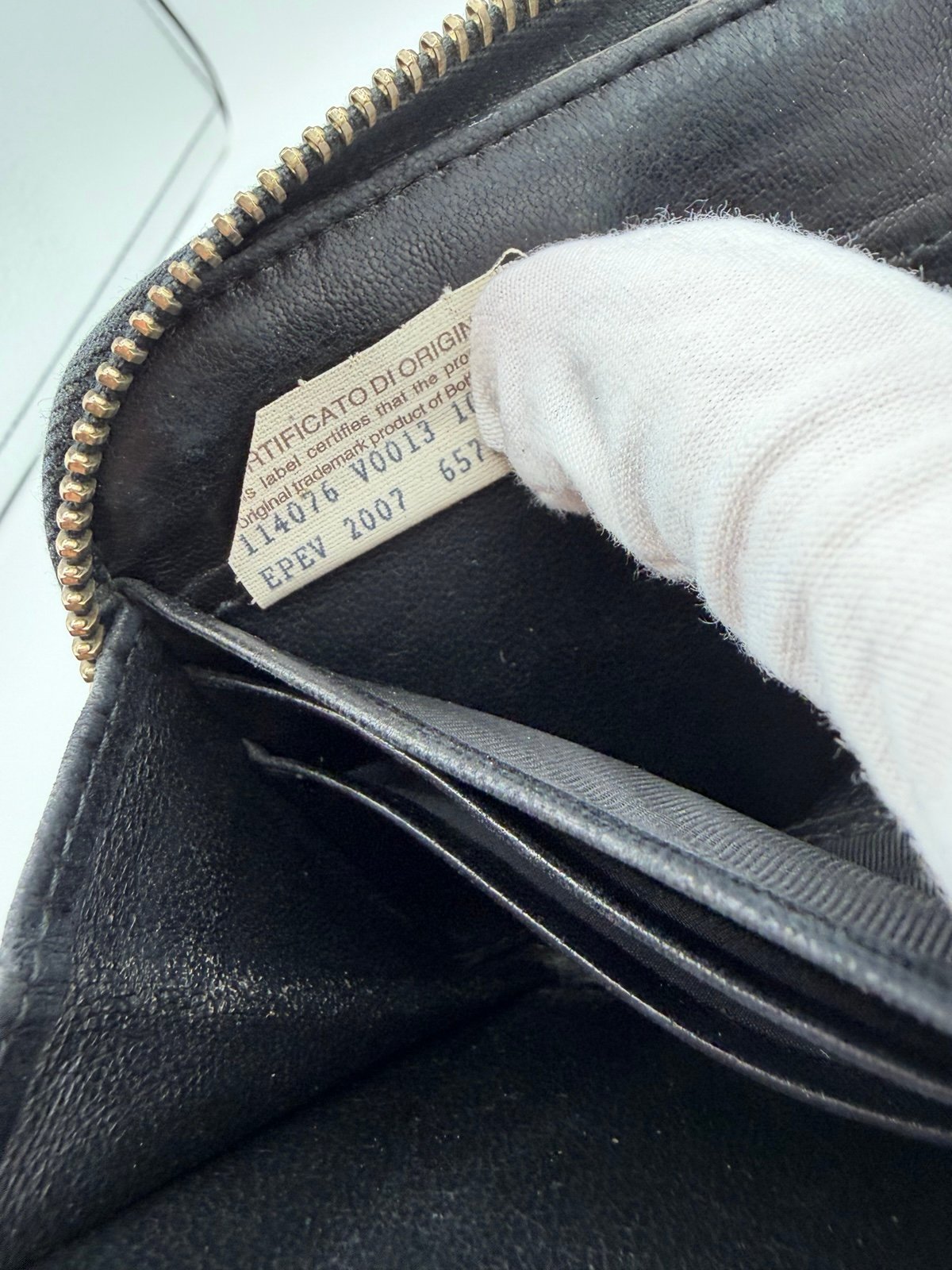 Pre-Owned Bottega Veneta Black Weave Leather Zip Around Wallet