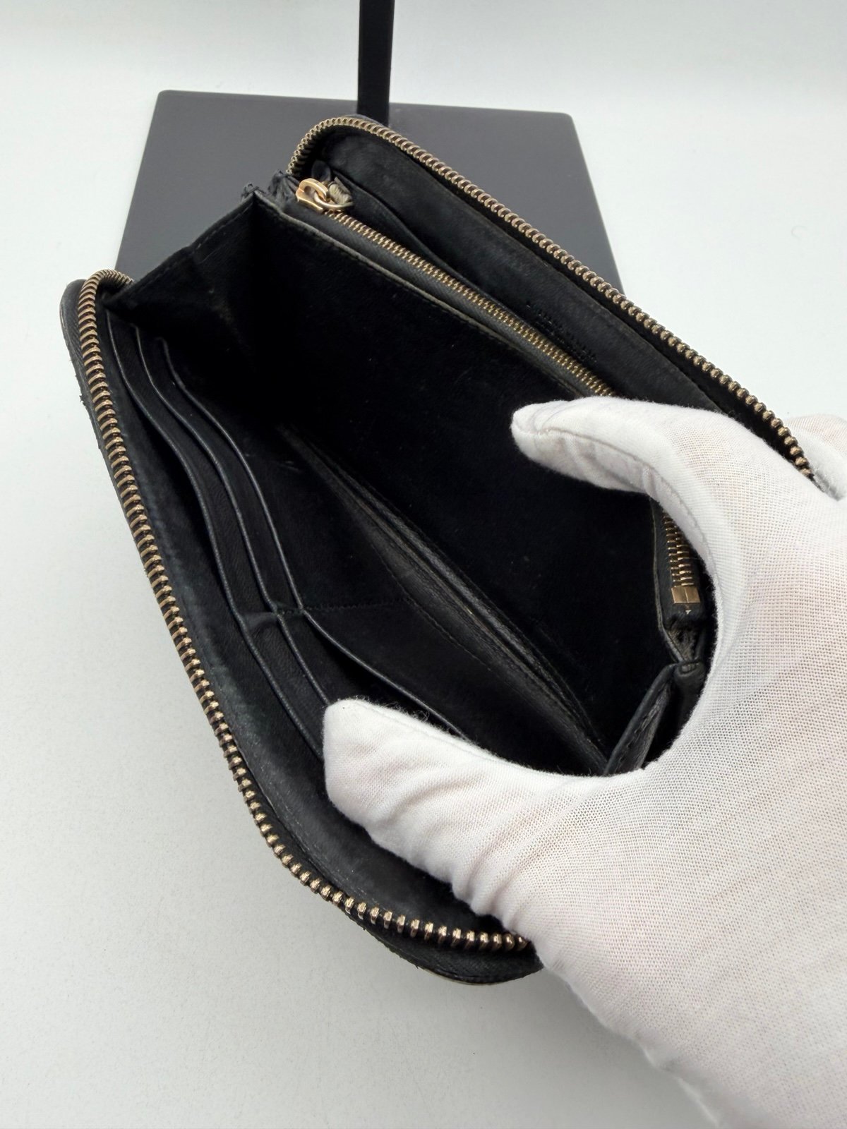 Pre-Owned Bottega Veneta Black Weave Leather Zip Around Wallet