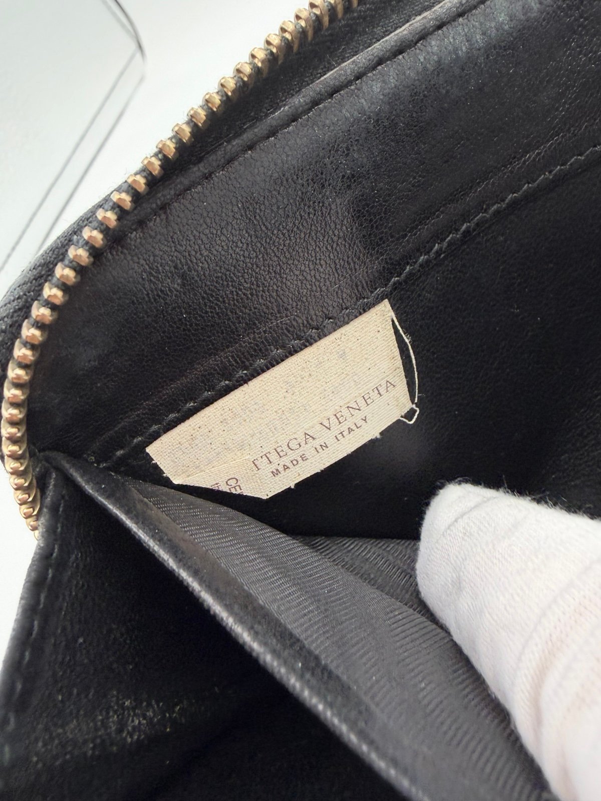 Pre-Owned Bottega Veneta Black Weave Leather Zip Around Wallet
