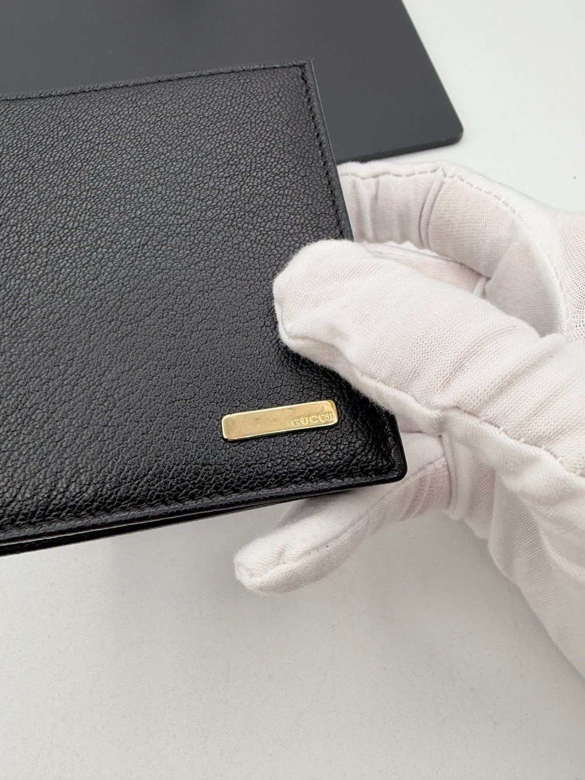 Pre-Owned Gucci Black Leather Bi-Fold Wallet w Coin Pocket