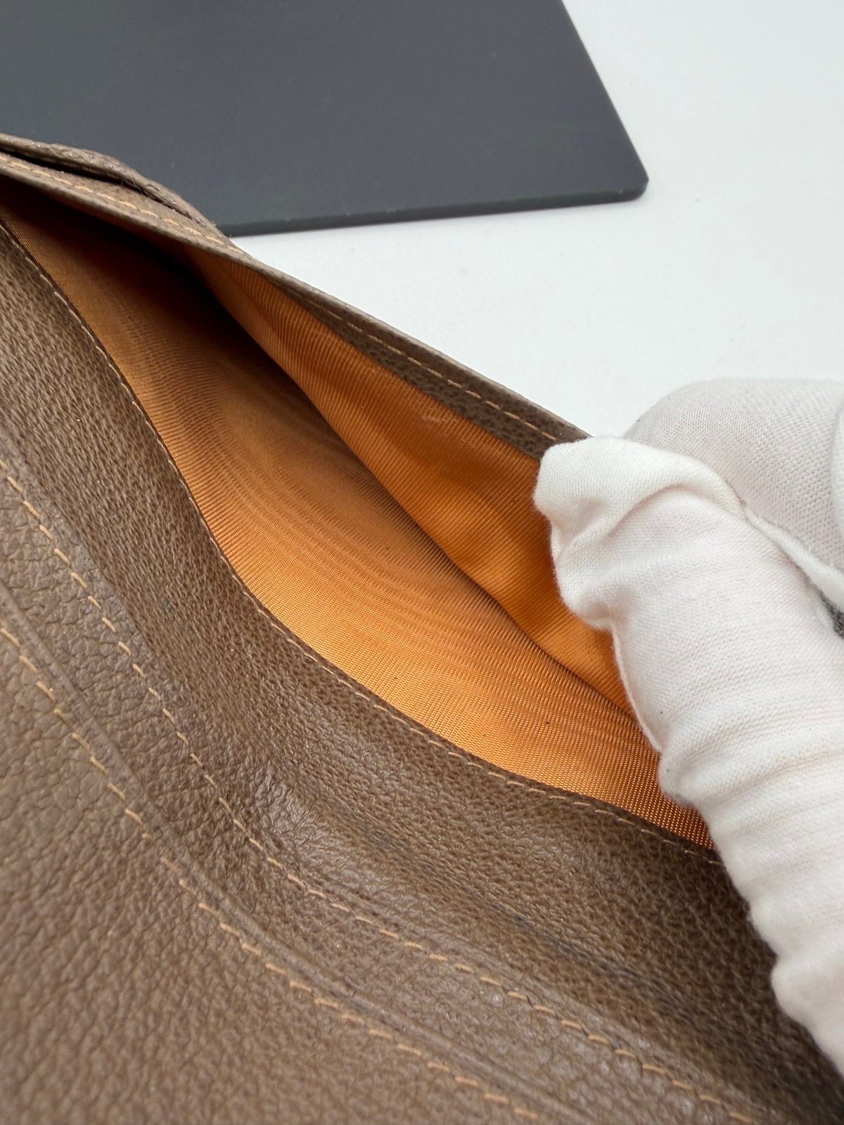 Pre-Owned Gucci Long Leather Wallet