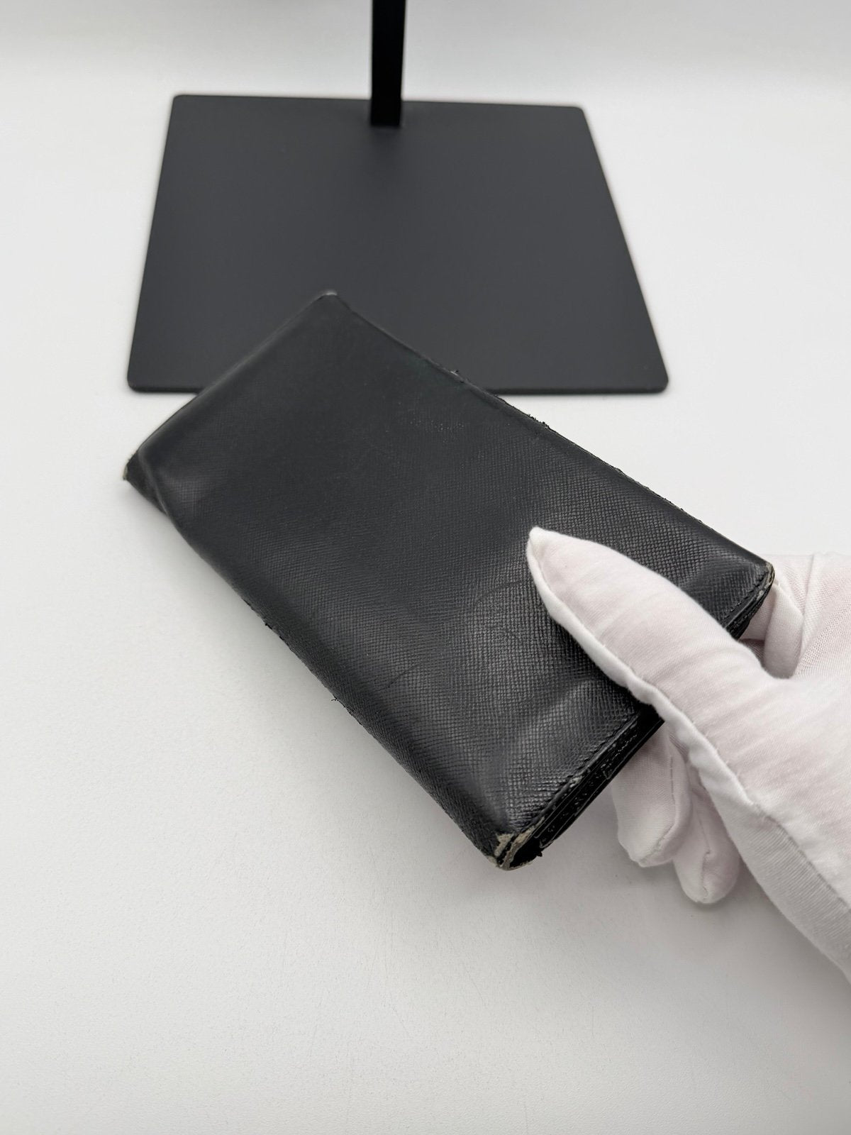 Pre-Owned Prada Black Leather Wallet