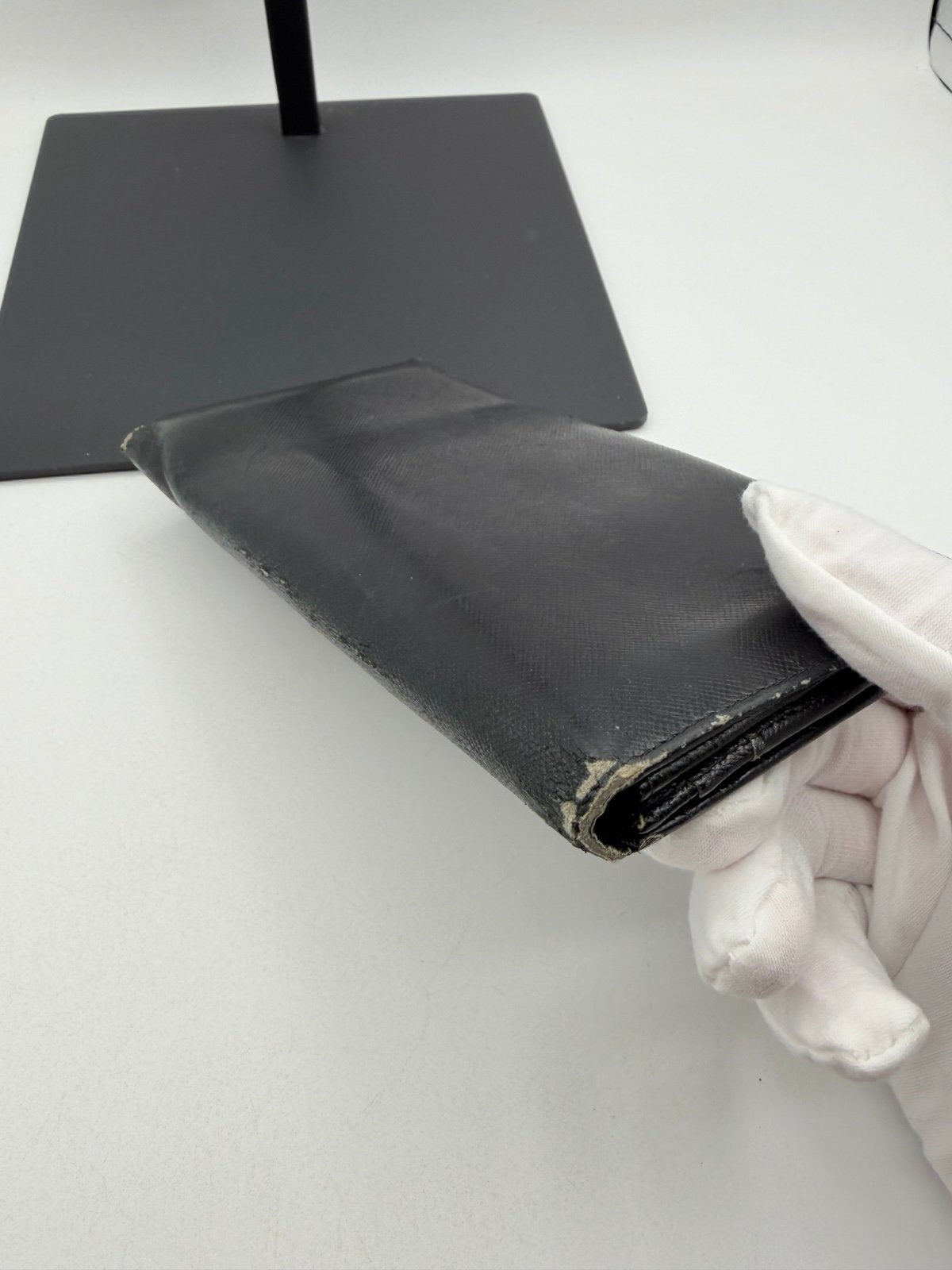 Pre-Owned Prada Black Leather Wallet