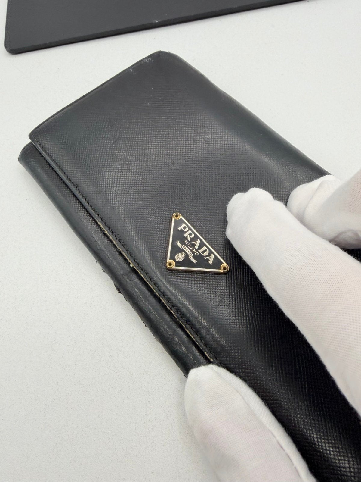 Pre-Owned Prada Black Leather Wallet
