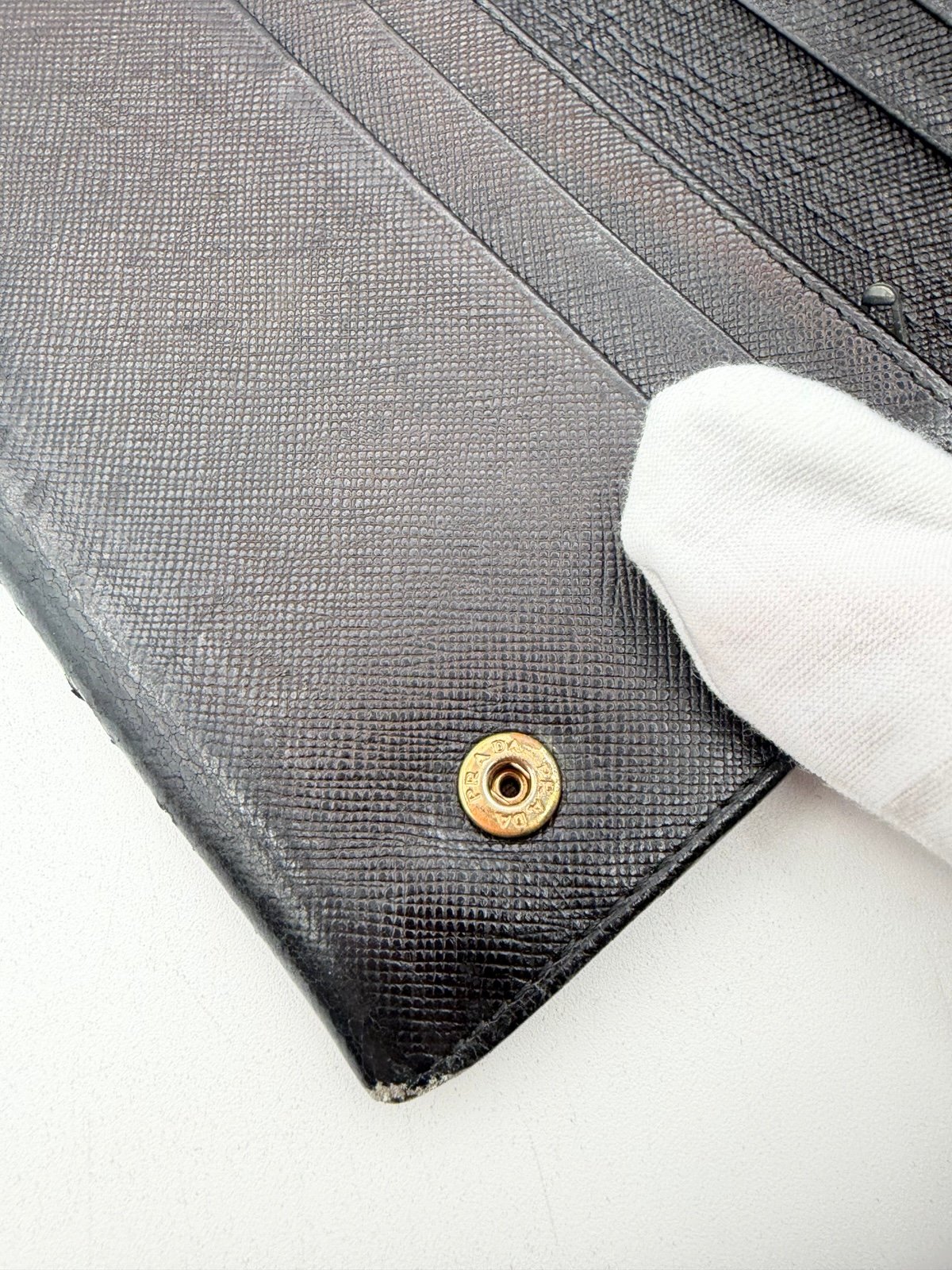 Pre-Owned Prada Black Leather Wallet