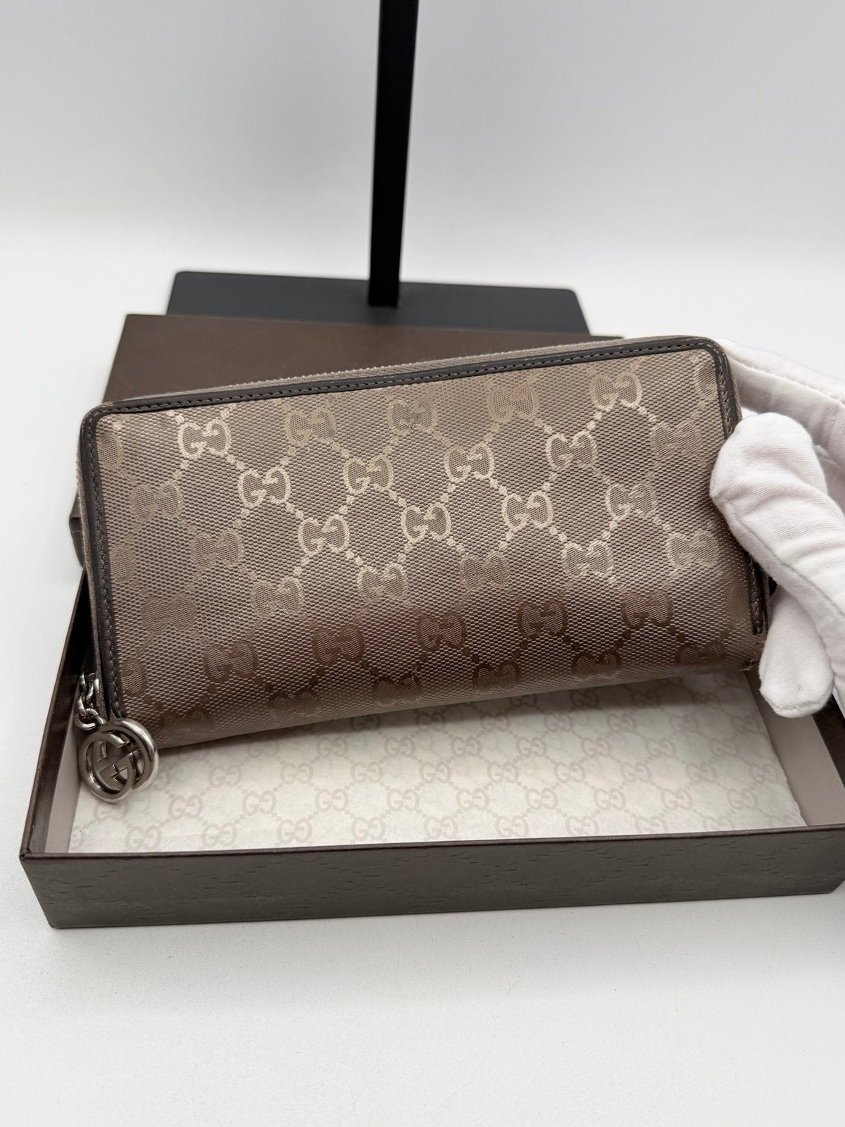 Pre-Owned Gucci Large Holo Monogram Wallet