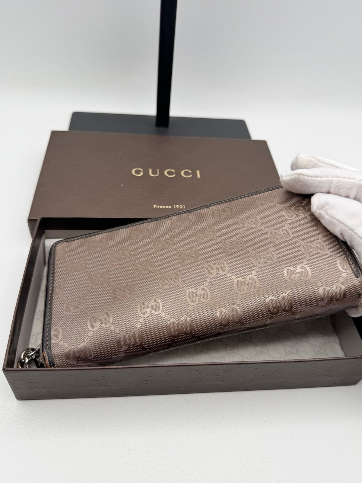 Pre-Owned Gucci Large Holo Monogram Wallet