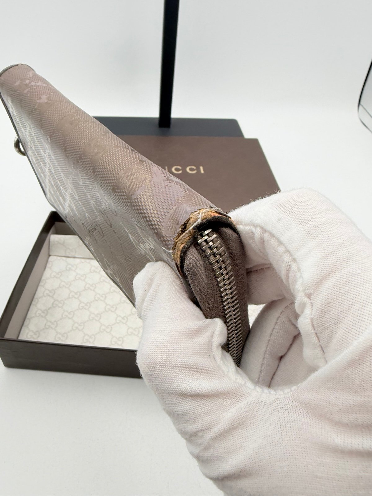 Pre-Owned Gucci Large Holo Monogram Wallet