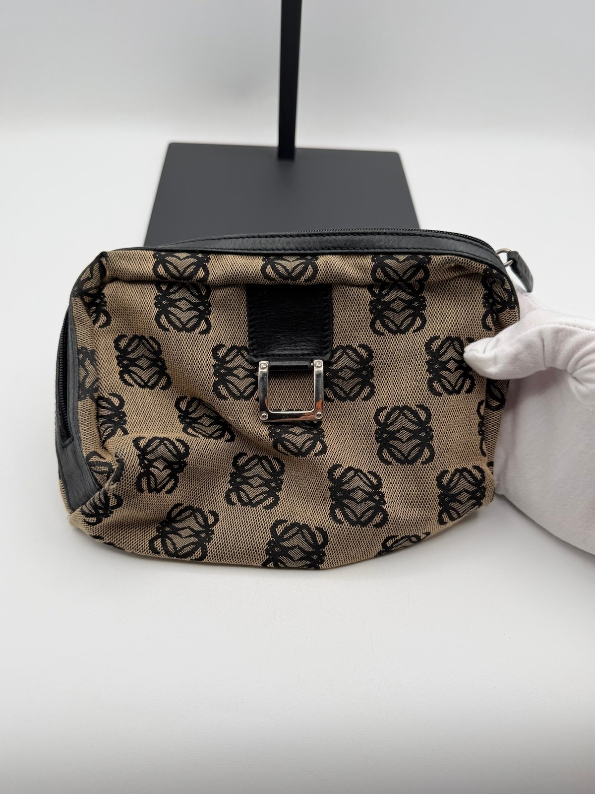 Pre-Owned Loewe Anagram Bag Pouch