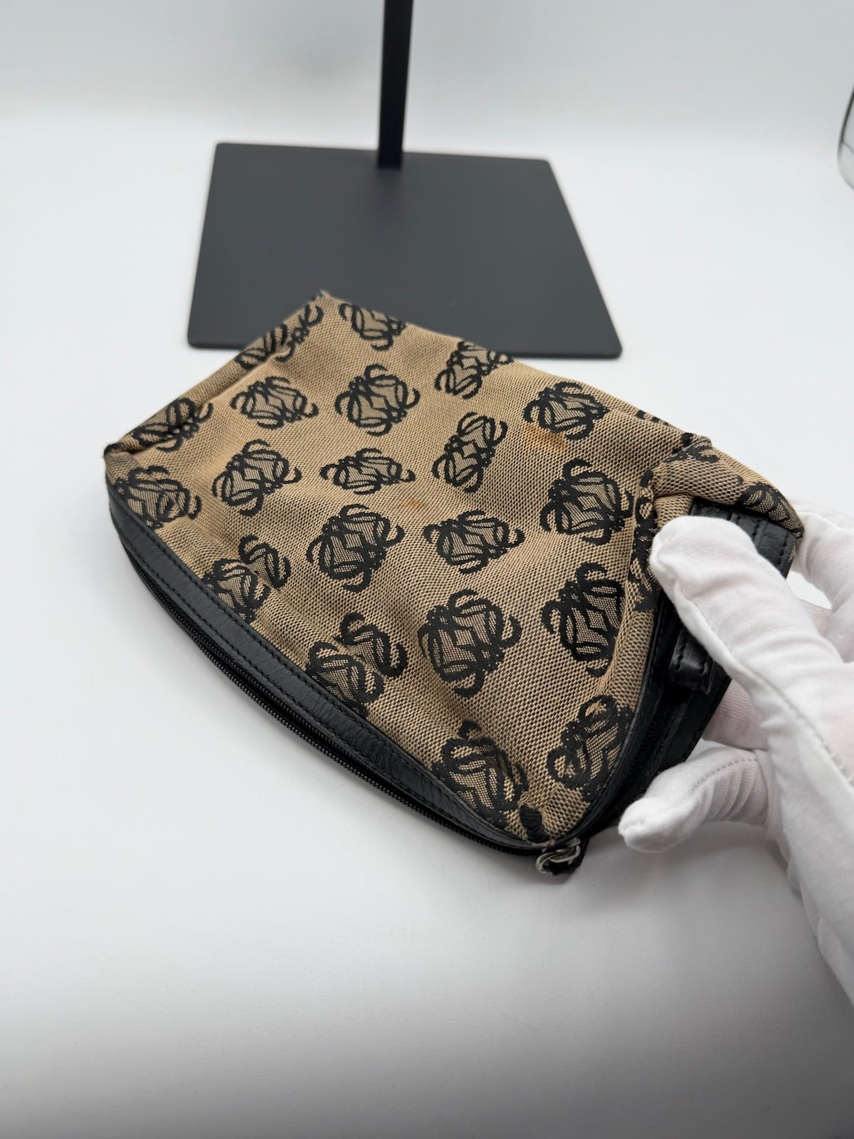Pre-Owned Loewe Anagram Bag Pouch