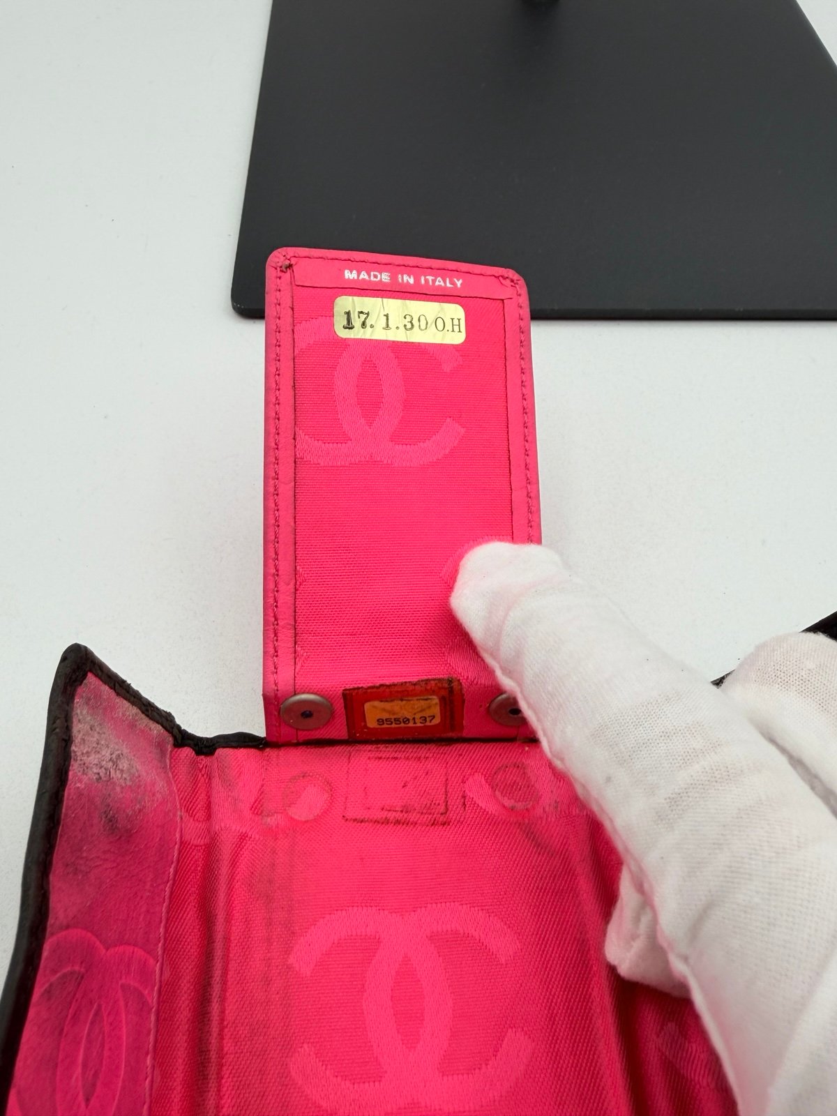 Pre-Owned Chanel Quilted Leather Card holder
