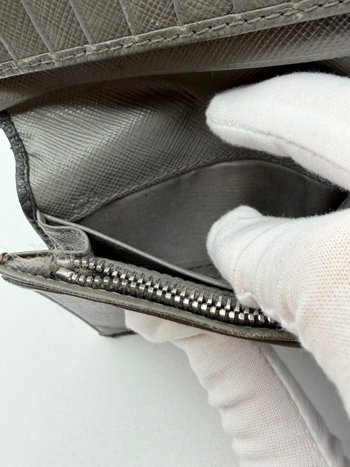 Pre-Owned Prada Long Bi Fold Wallet
