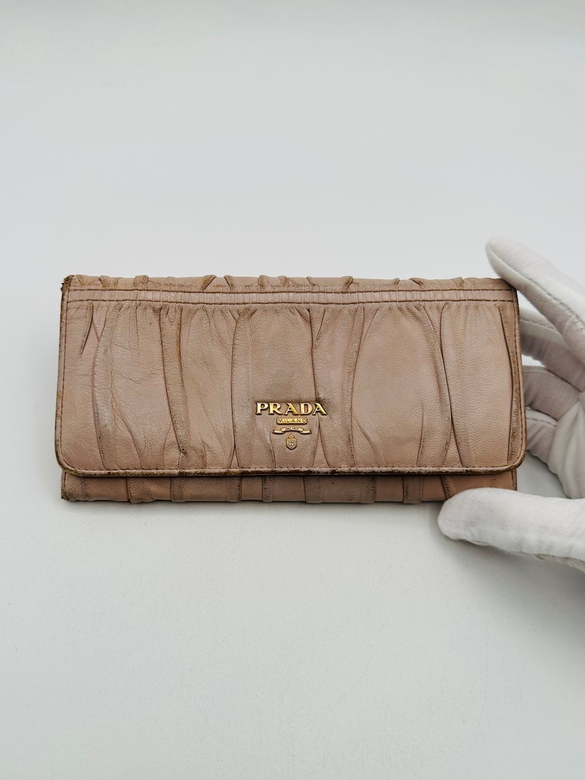 Pre-Owned Prada Long Crease Logo Wallet