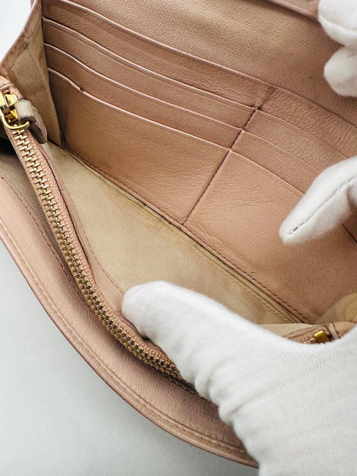 Pre-Owned Prada Long Crease Logo Wallet