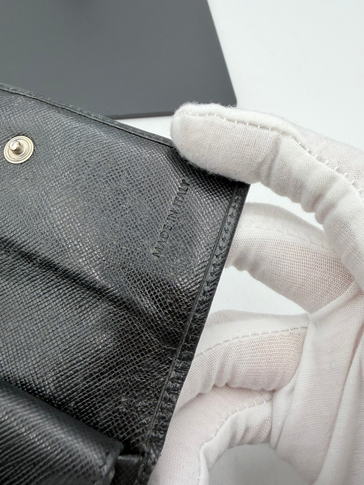 Pre-Owned Prada Saffiano Leather Wallet