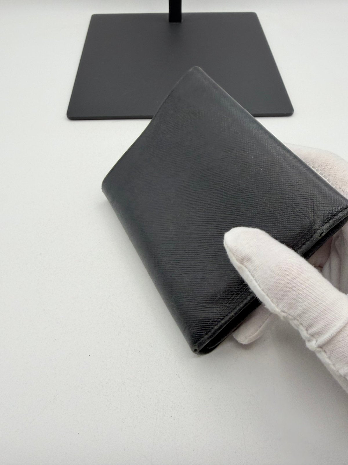 Pre-Owned Prada Saffiano Leather Wallet