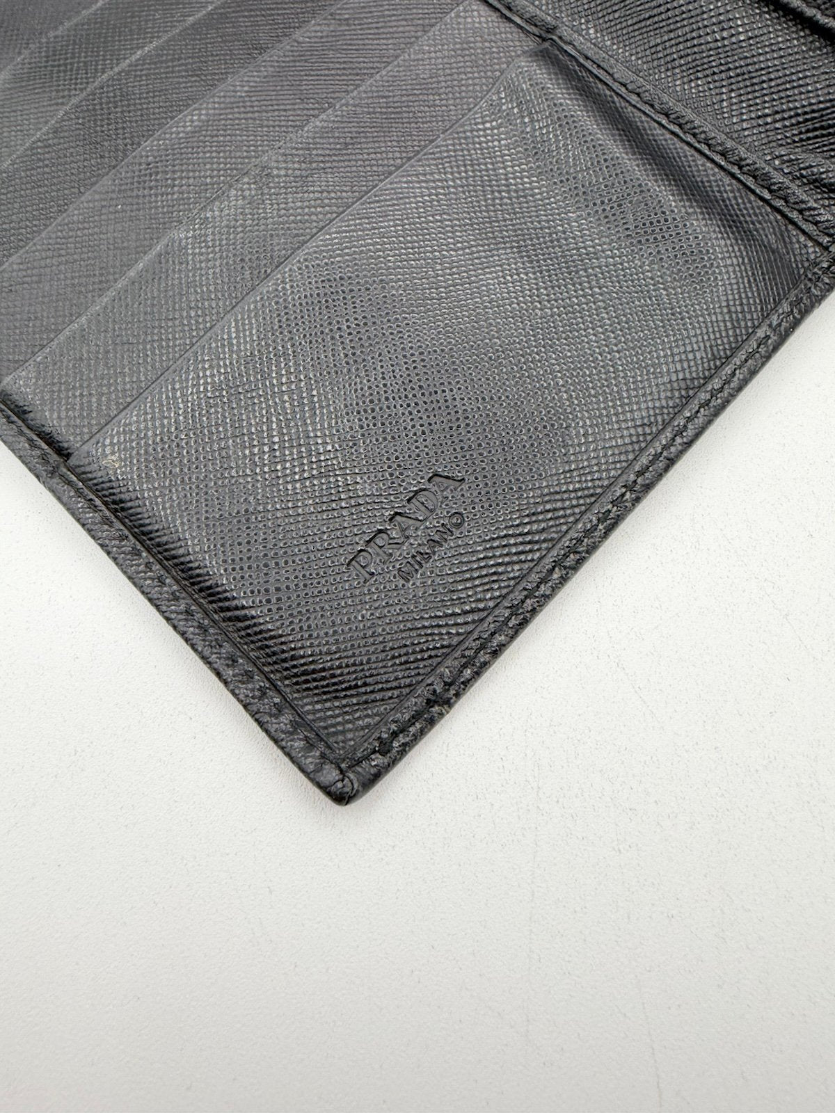 Pre-Owned Prada Saffiano Leather Wallet