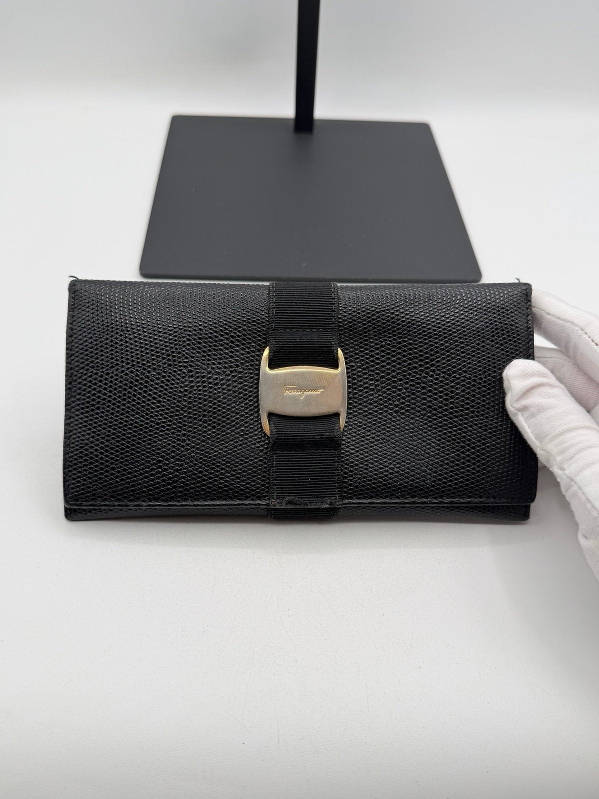 Pre-Owned Salvatore Ferragamo Long Wallet