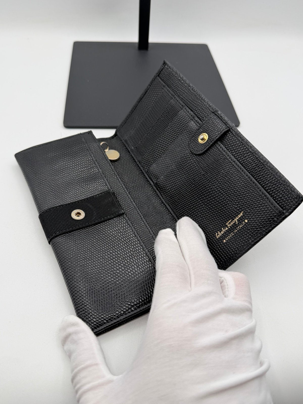 Pre-Owned Salvatore Ferragamo Long Wallet
