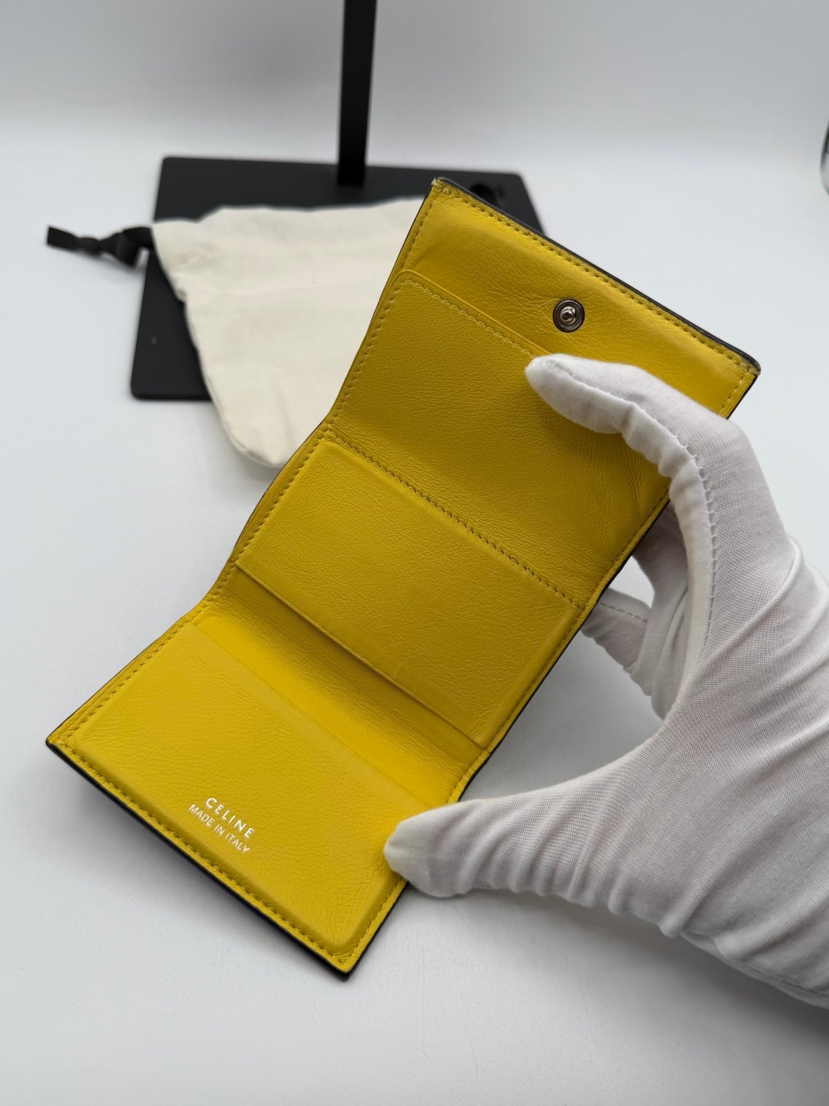 Pre-Owned Celine Pebbled Leather Wallet