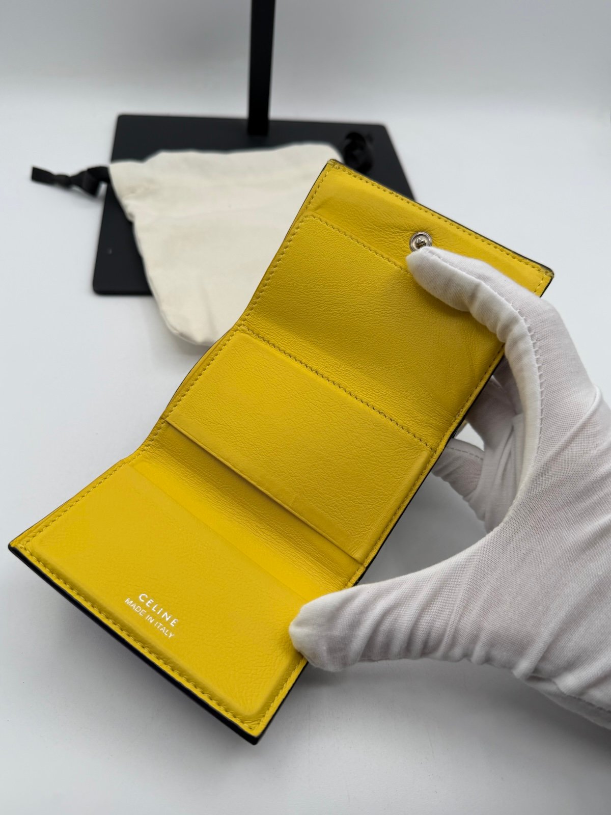 Pre-Owned Celine Pebbled Leather Wallet