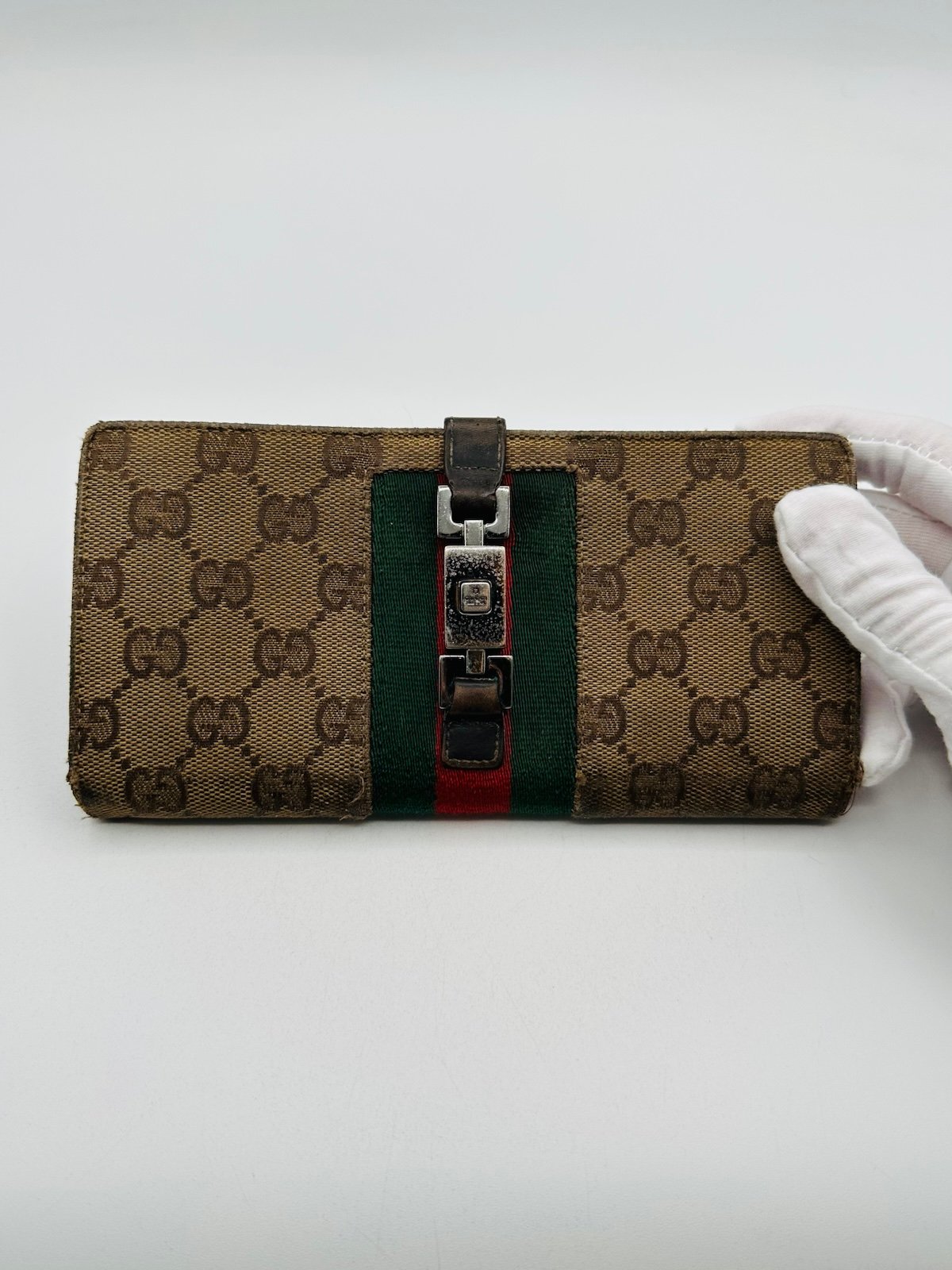 Pre-Owned Gucci Long Sherry Silver Clasp Wallet