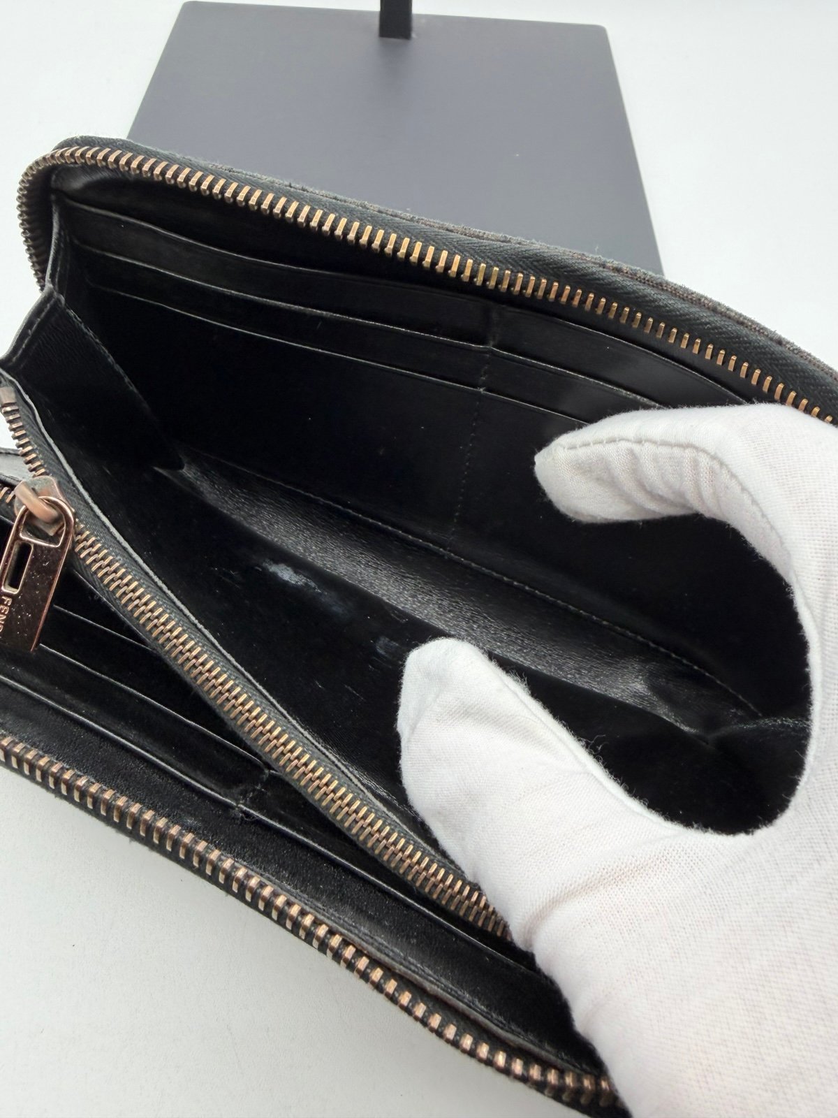 Pre-Owned Fendi Zucca Monogram Zip Around Wallet